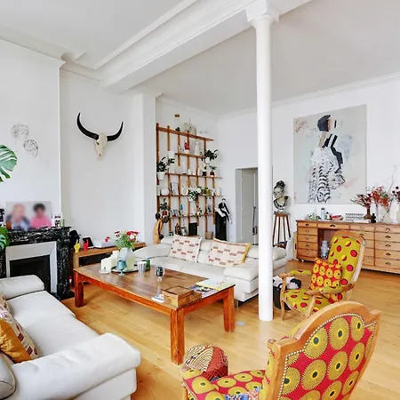 Very Atypical 6 People Apartment *